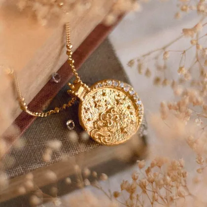 I Grow with the Light Necklace