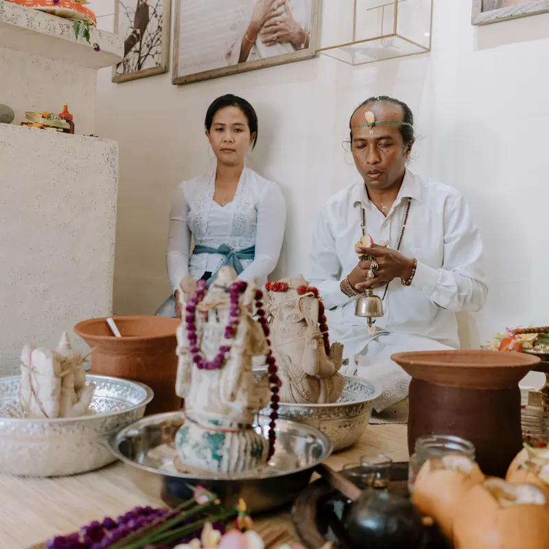 Ceremonia de bendición en Bali